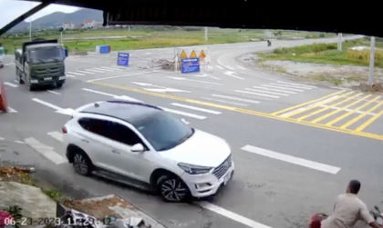 Clip TNGT: Hình ảnh kinh hoàng khi Hyundai Tucson qua ngã tư với tốc độ cao